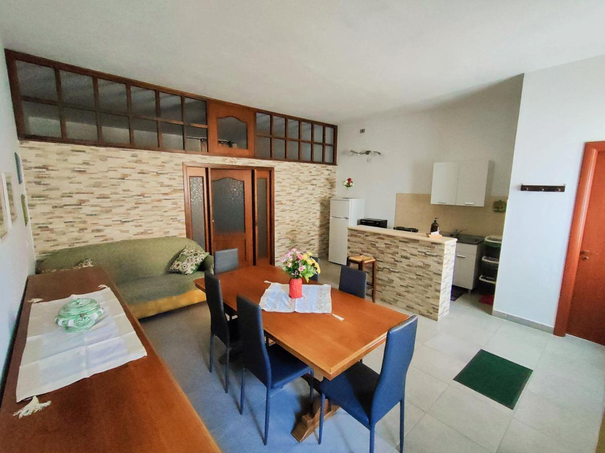 Appartamento Per Turisti Filoxenia Santa Severina Luaran gambar